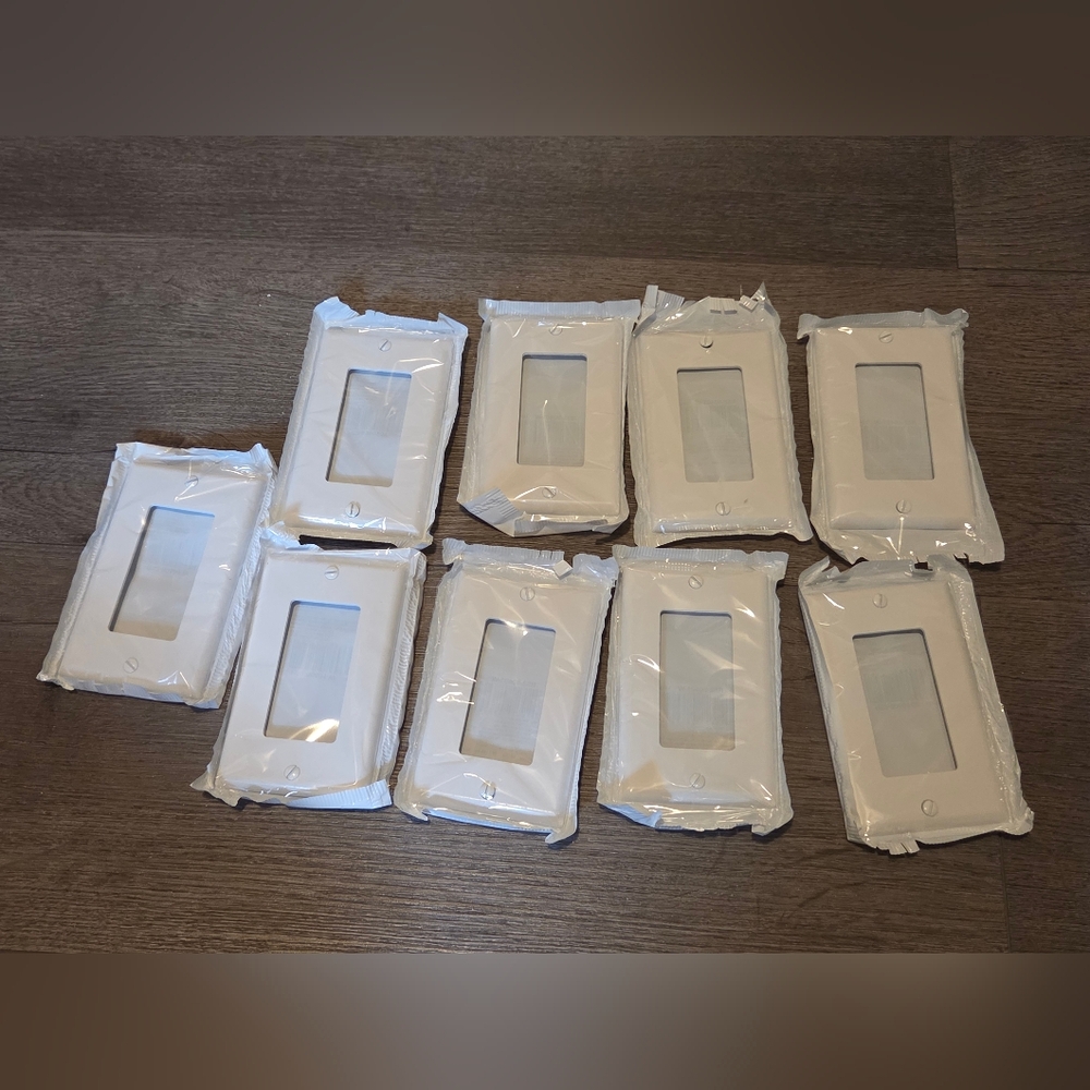Leviton 1-Gang White Decora/Rocker Plastic Standard Wall Plate (9-Pack) 80401-W